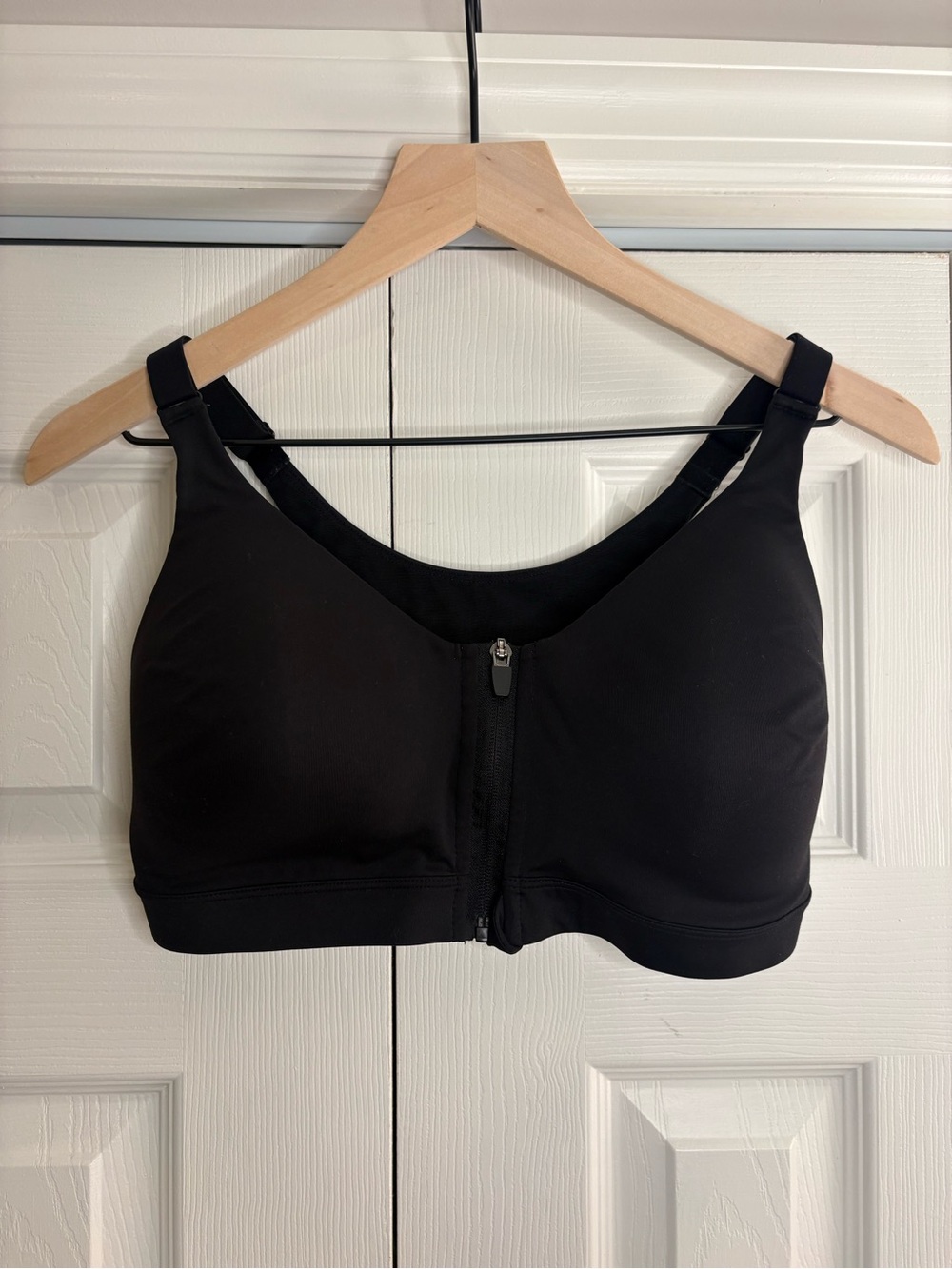 Women’s Old Navy High-Support PowerSoft Zip-Front Sports Bra size 34D